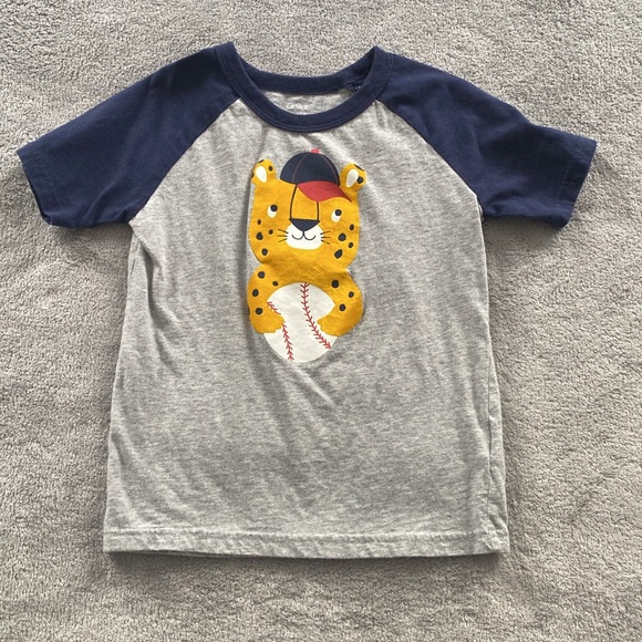 Bundle of 3 Tees & Tank, Size 5T. Brands: Cat&Jack, Old Navy, and Carter’s - Picture 6 of 7
